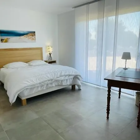 Holiday home Maison 3* Avec Terrasse, Confort Moderne, Proche Plages Et Randonnees - Fr-1-542-53