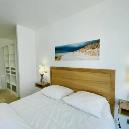 Holiday home Maison 3* Avec Terrasse, Confort Moderne, Proche Plages Et Randonnees - Fr-1-542-53 *